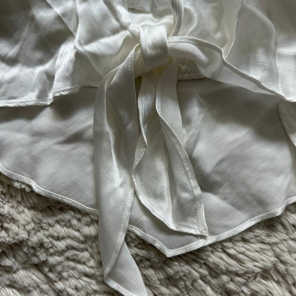 NWT Zara White Silk Crop Top With Adjustable Straps, Built in Bra, Tie back Sz S - Picture 9 of 9